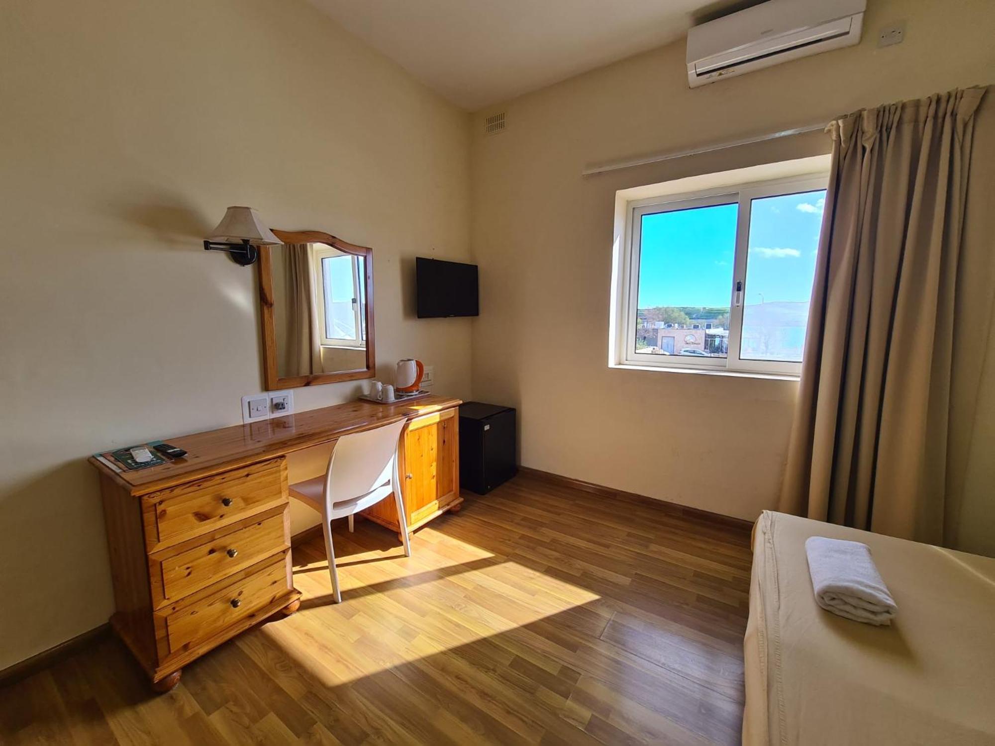 Sensi Hotel Marsaskala Exteriör bild